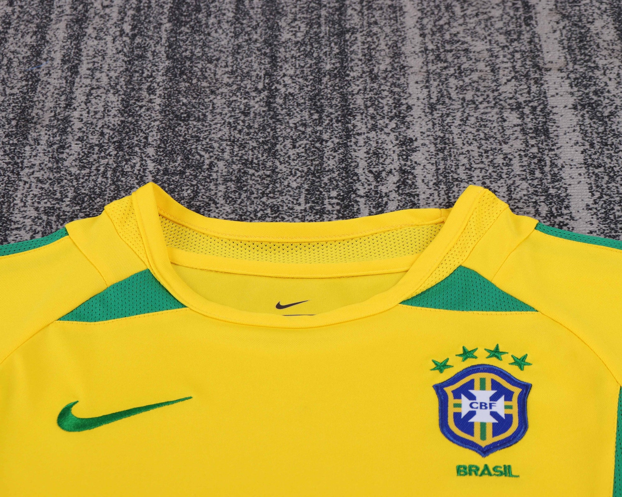 Kit Infantil Brasil Retro Home 2002 Nike - Amarela